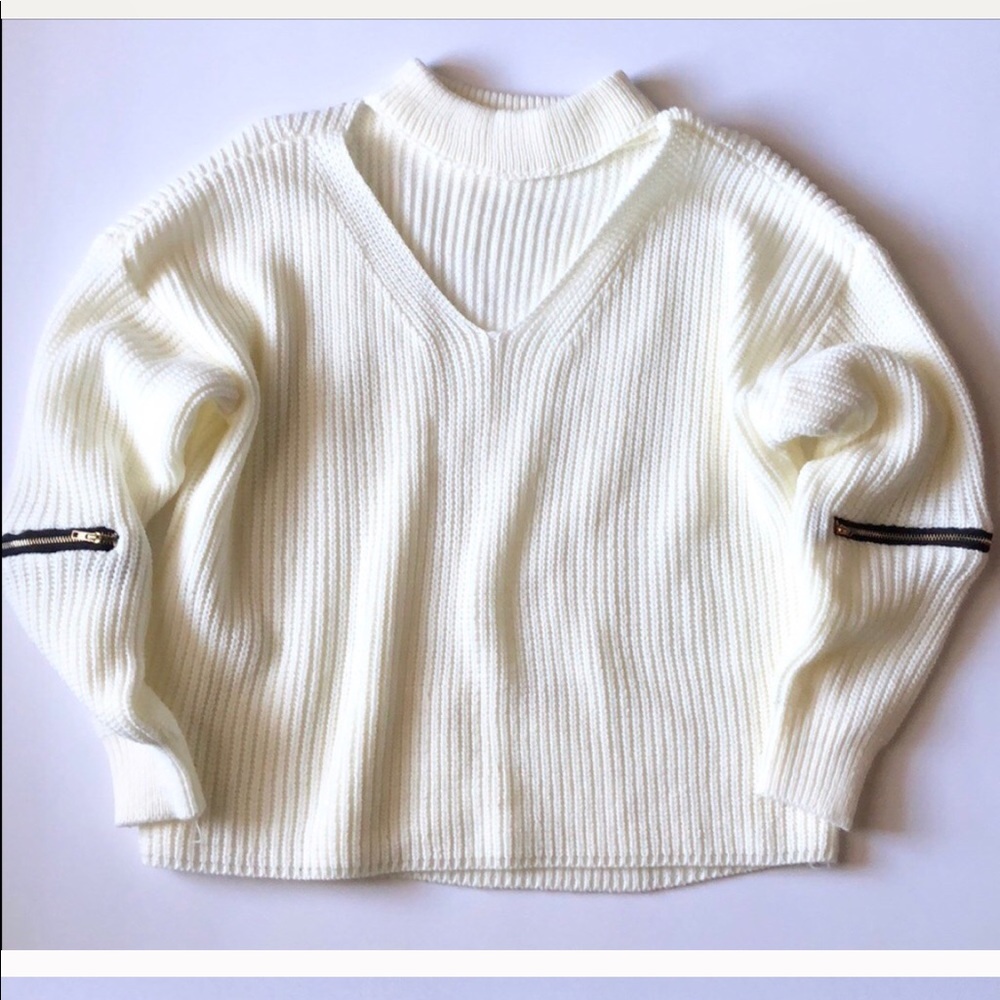 Neck cut-out sweater with elbow detail